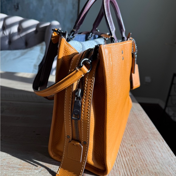 Coach 1941 Rogue 30 in the coveted Butterscotch - Picture 3 of 11